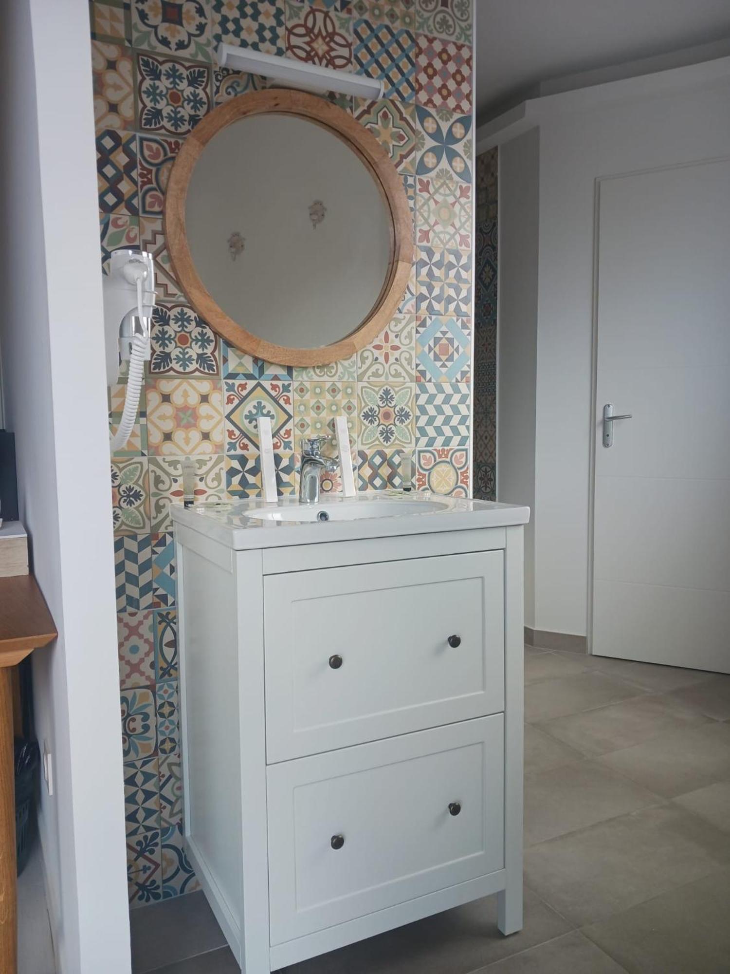 Aracari Hotel Villars-les-Dombes Buitenkant foto