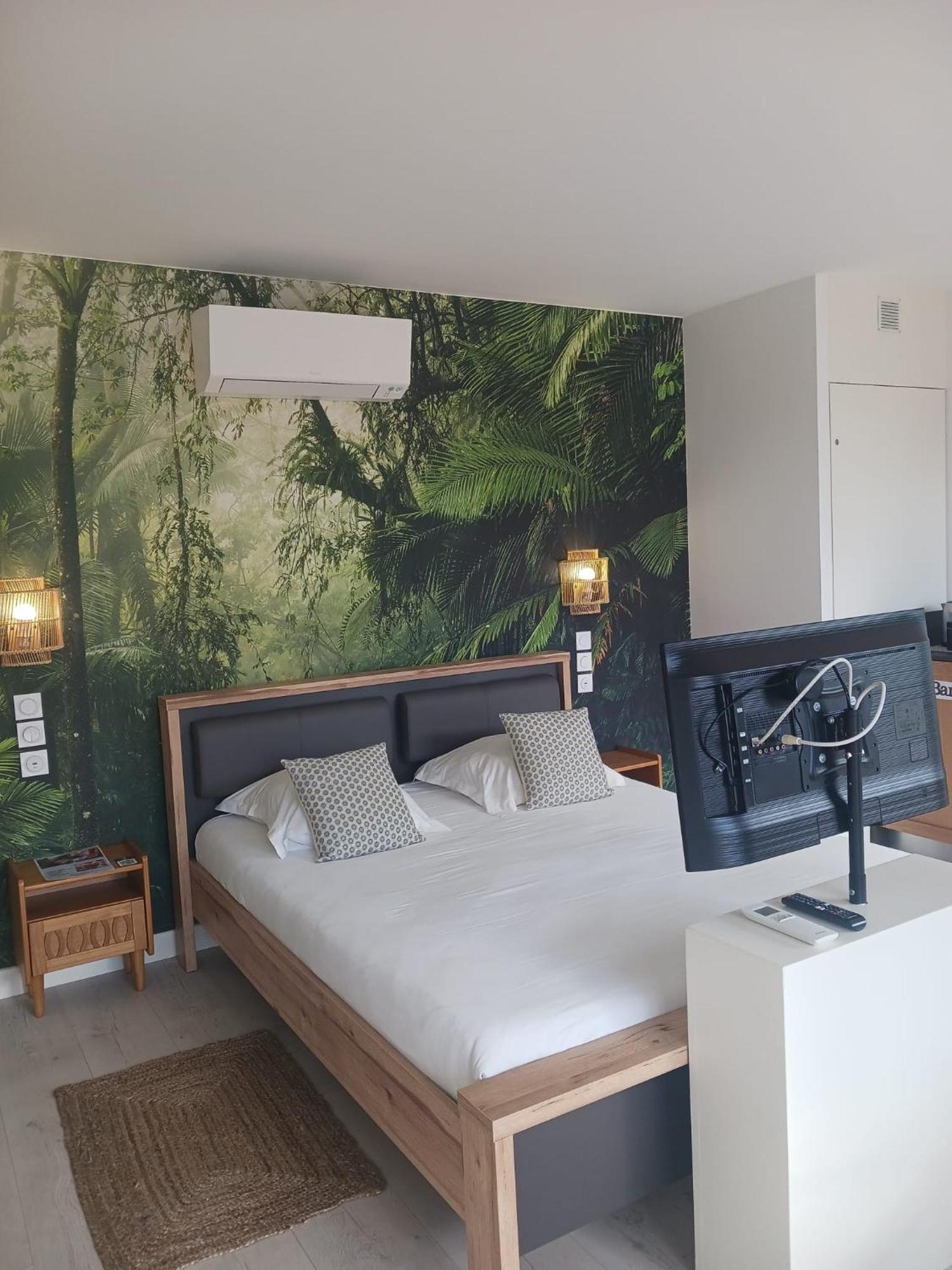 Aracari Hotel Villars-les-Dombes Buitenkant foto