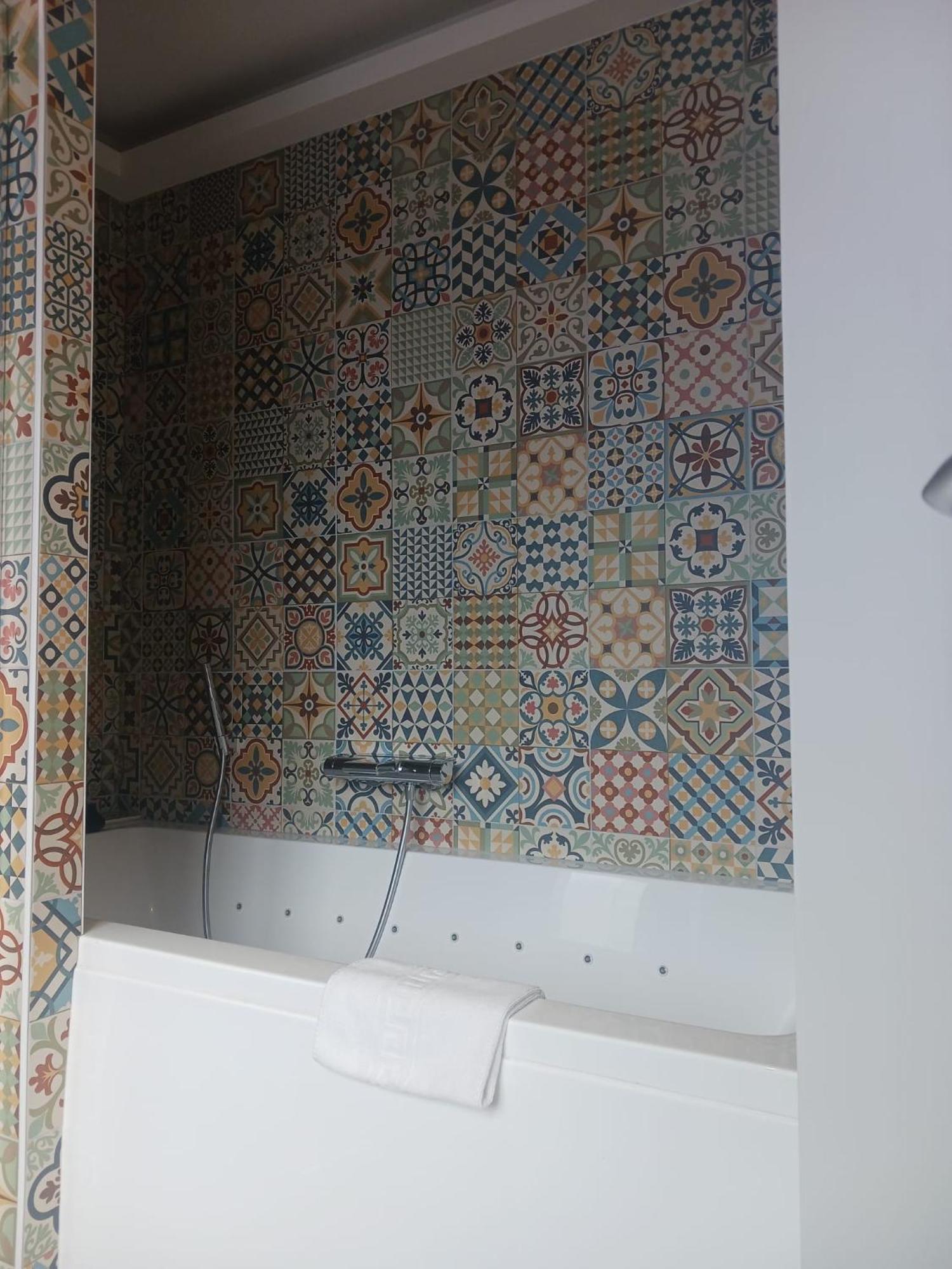 Aracari Hotel Villars-les-Dombes Buitenkant foto
